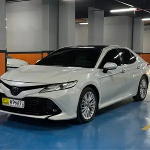 Toyota Camry, 2018