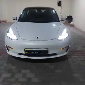 Tesla Model 3, 2023