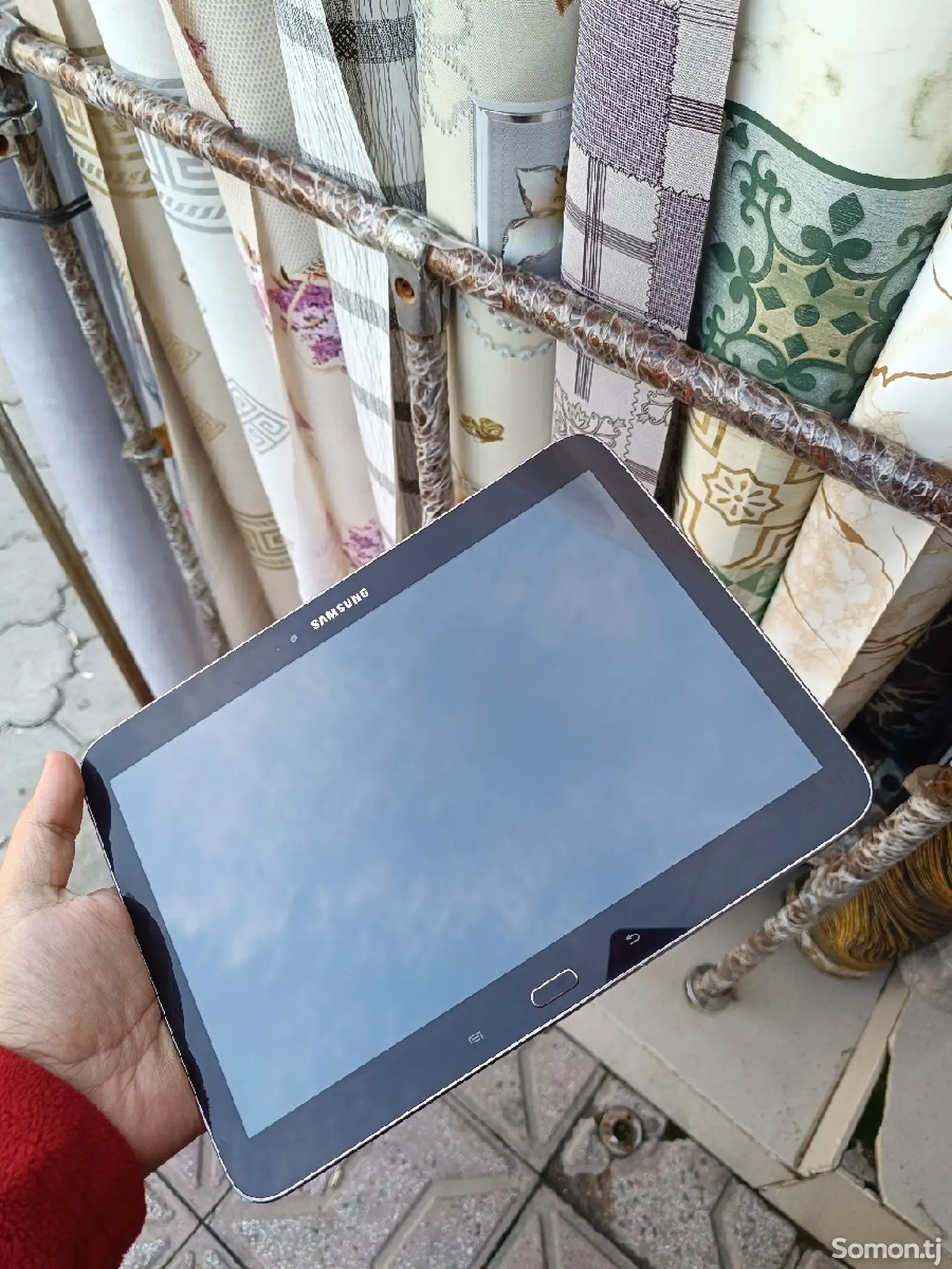 Планшет Samsung Galaxy Tab 3-1