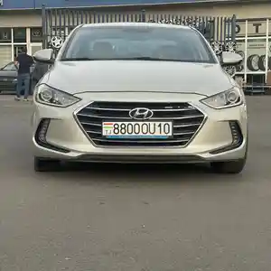 Hyundai Elantra, 2016