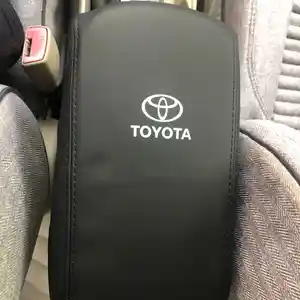 Чехол подлокотника от Toyota Corolla