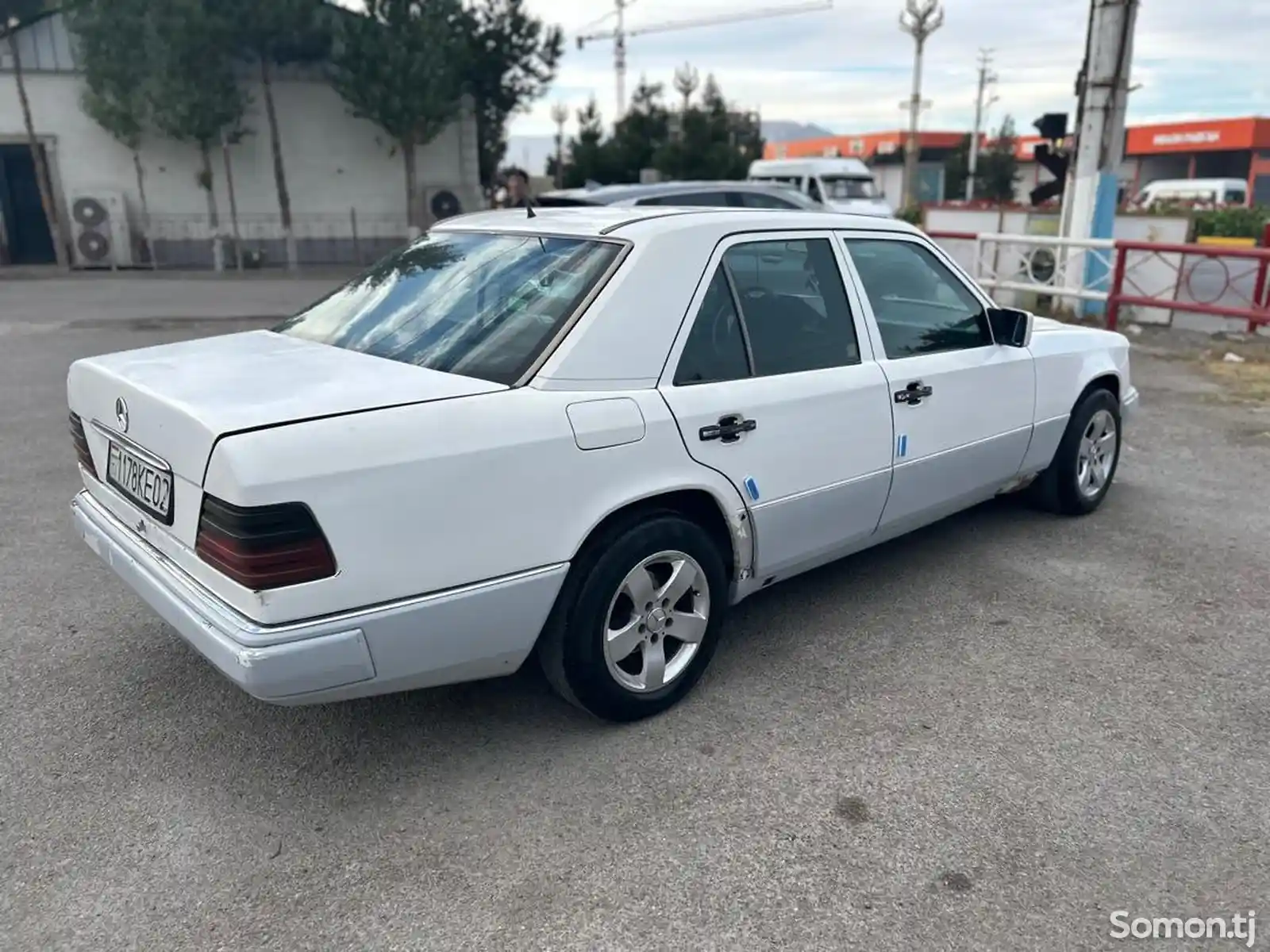 Mercedes-Benz W124, 1993-7