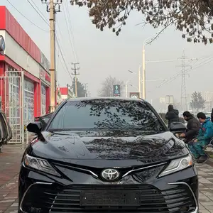 Toyota Camry, 2018