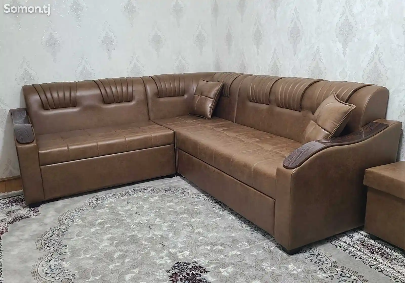 Раскладной диван с подушками на заказ-3