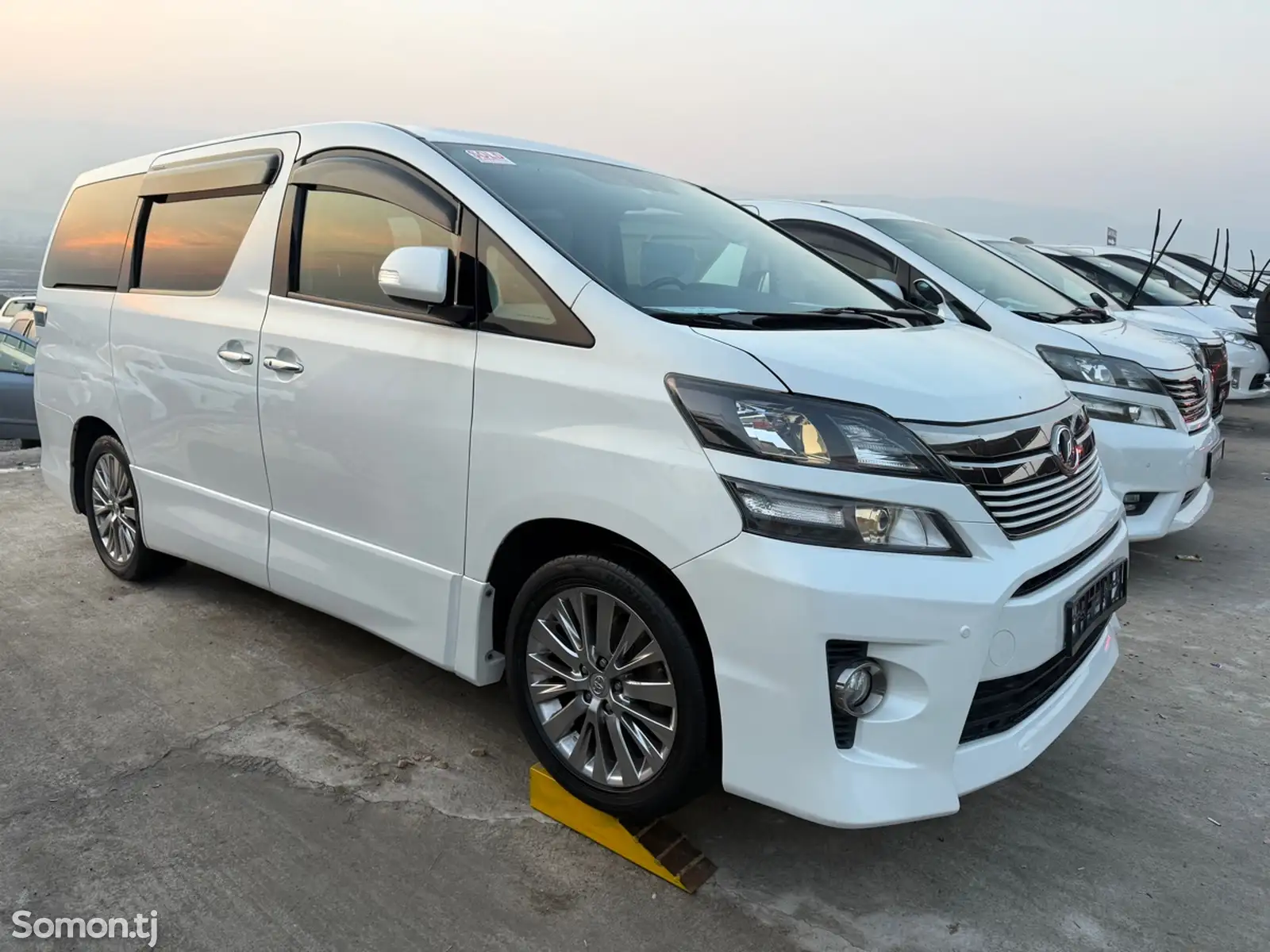 Toyota Vellfire, 2014-1