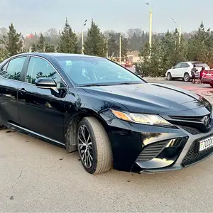 Toyota Camry, 2018