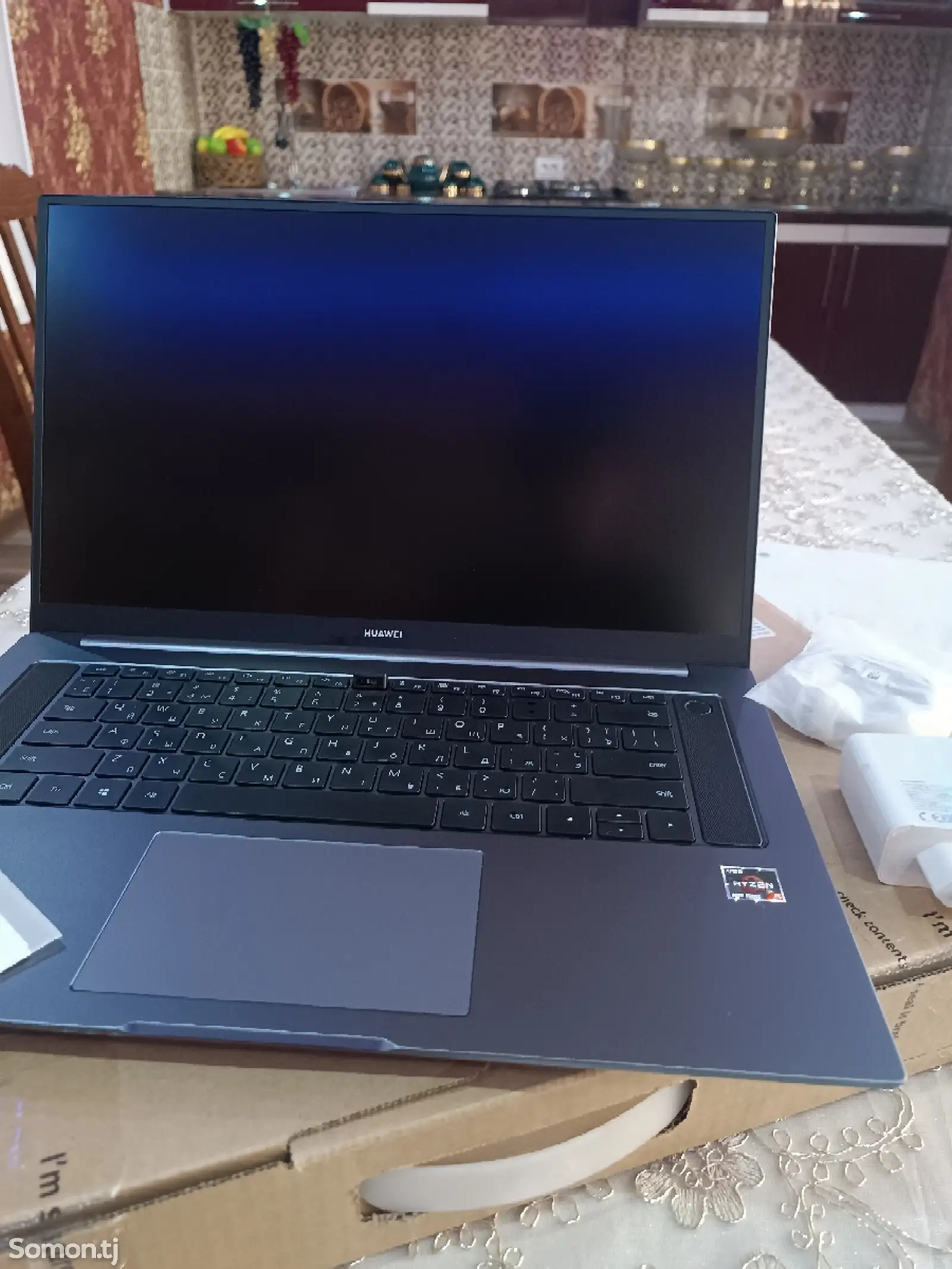 Huawei MateBook D16 AMD-8