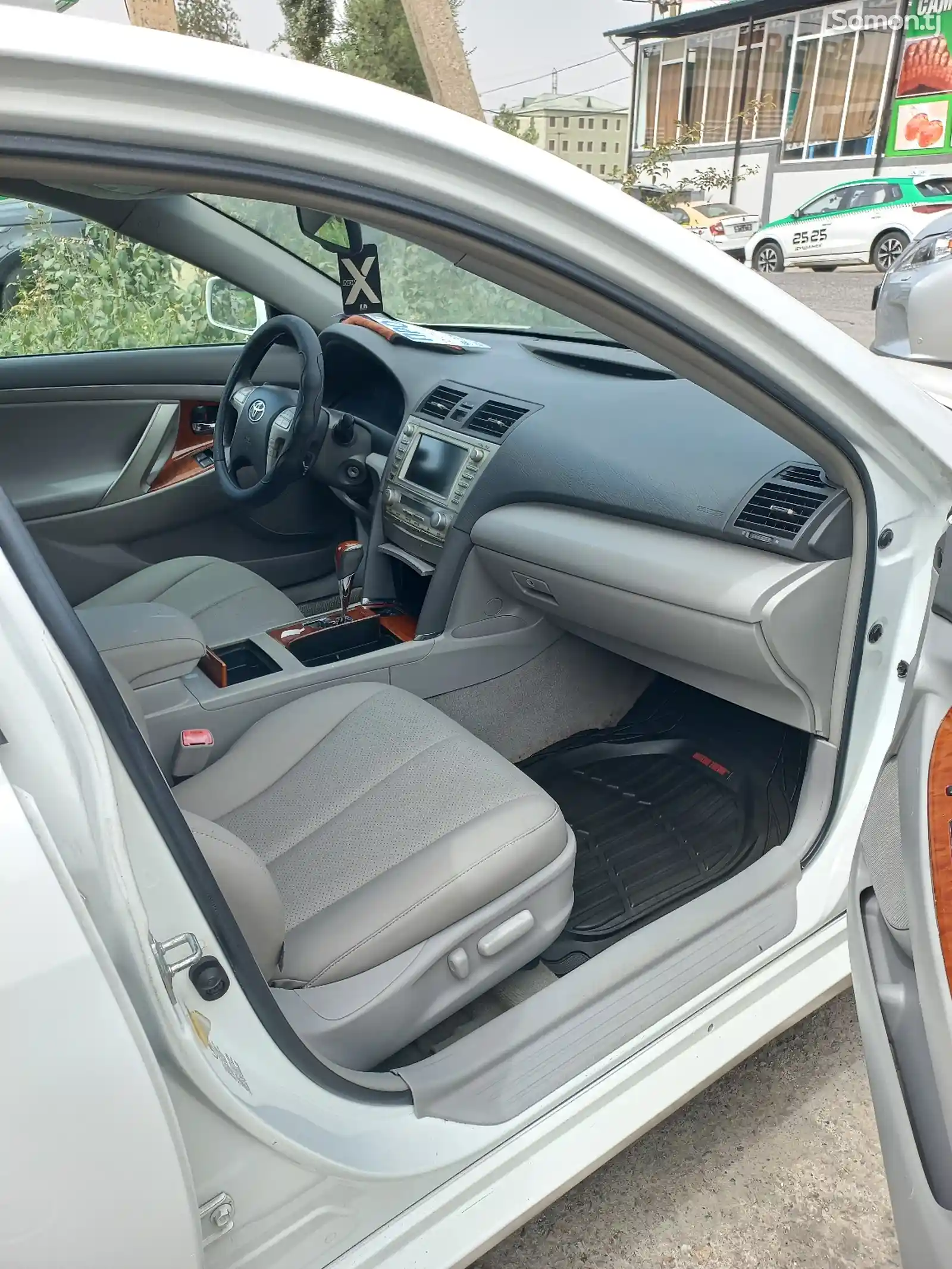 Toyota Camry, 2011-6