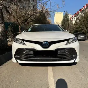 Toyota Camry, 2018