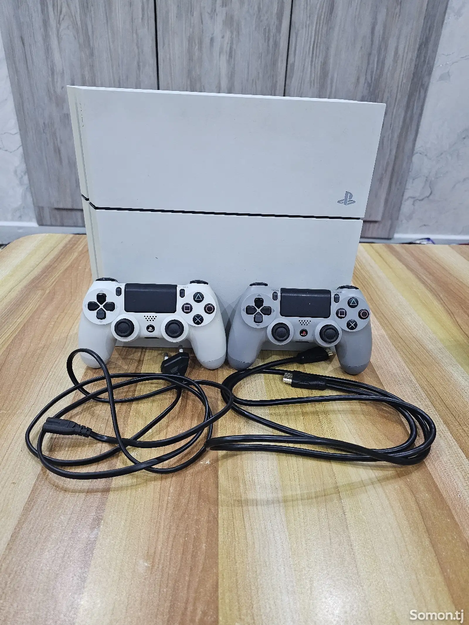 Игровая приставка PlayStation 4 Fat 7.02-1