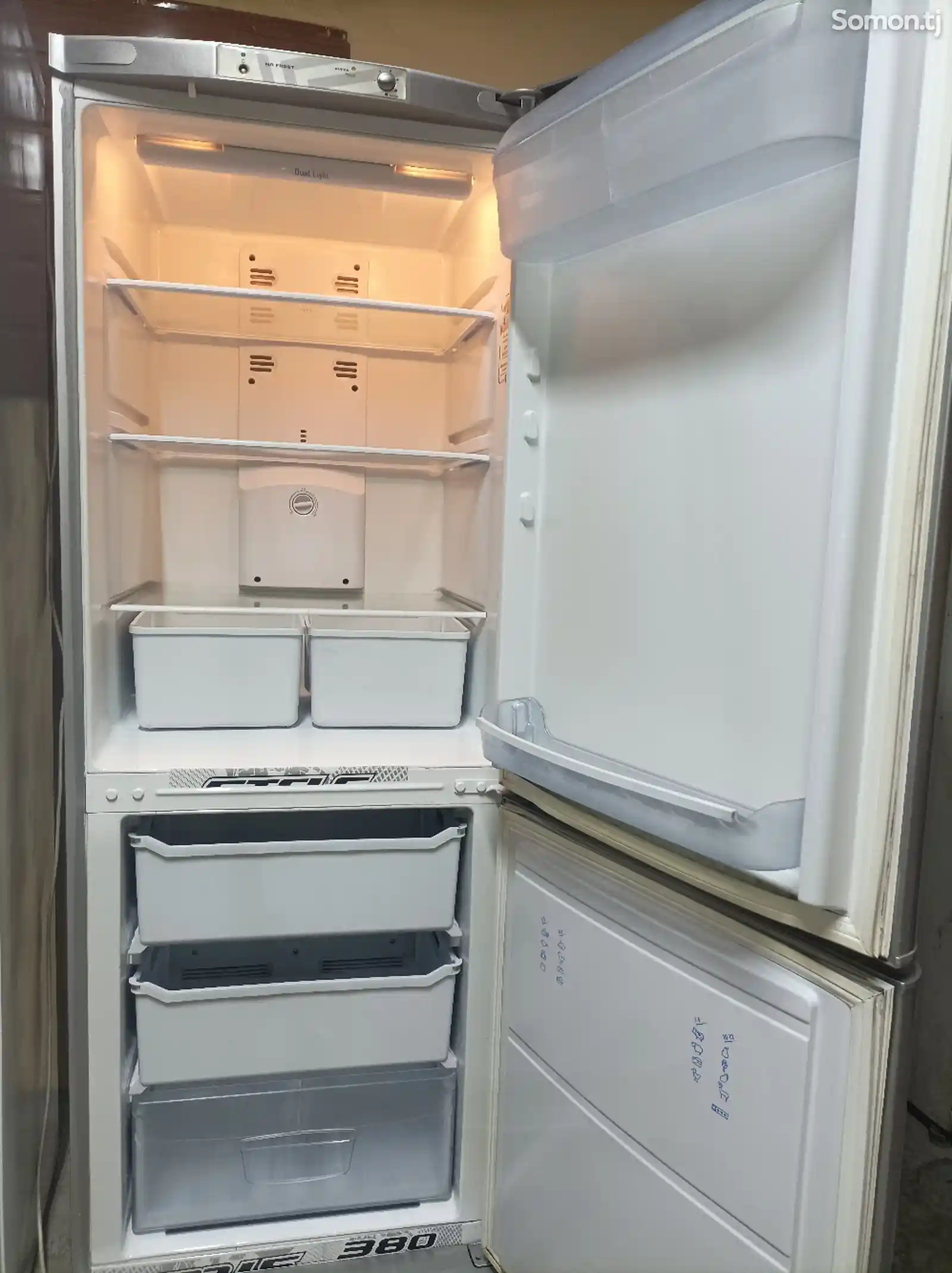 Холодильник Indesit Frost-2