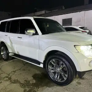 Mitsubishi Pajero, 2008