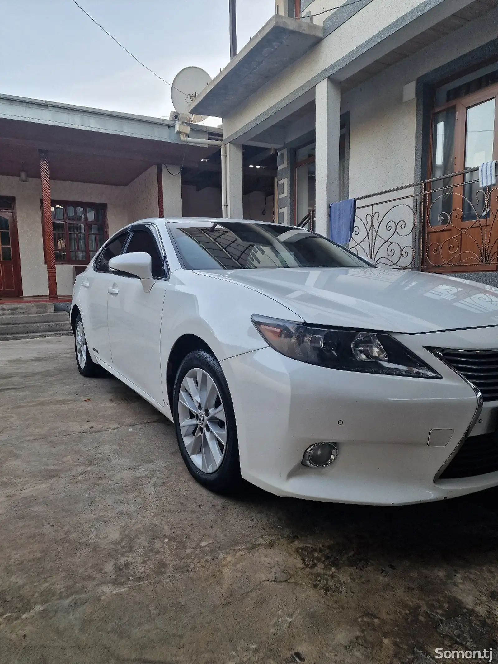 Lexus ES series, 2014-10