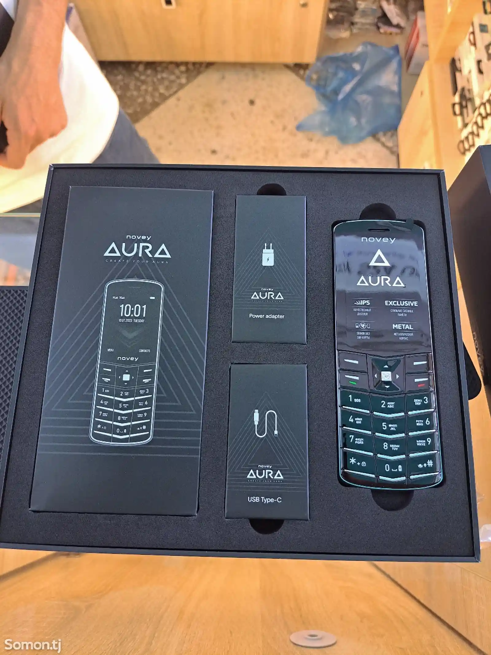 Телефон Aura-4