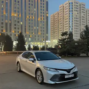 Toyota Camry, 2018