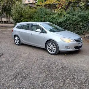 Opel Astra J, 2011