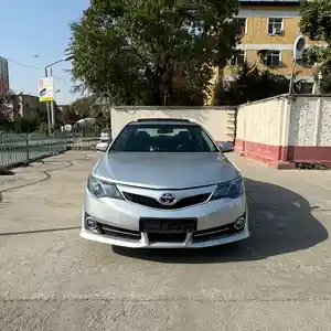 Toyota Camry, 2012