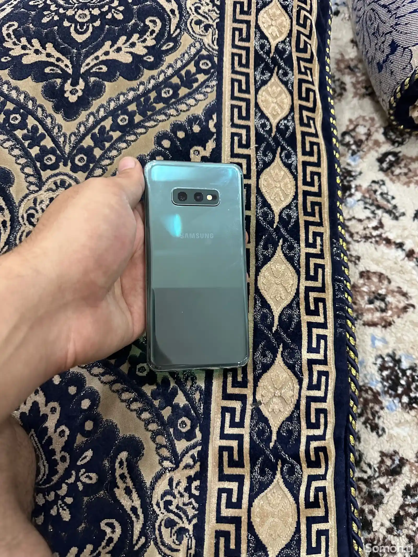 Samsung Galaxy S10e-2