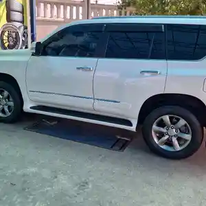 Lexus GX series, 2011