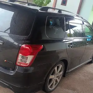 Toyota Fielder, 2011