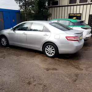 Toyota Camry, 2011