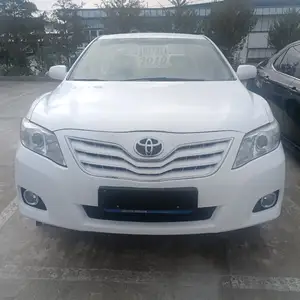 Toyota Camry, 2010