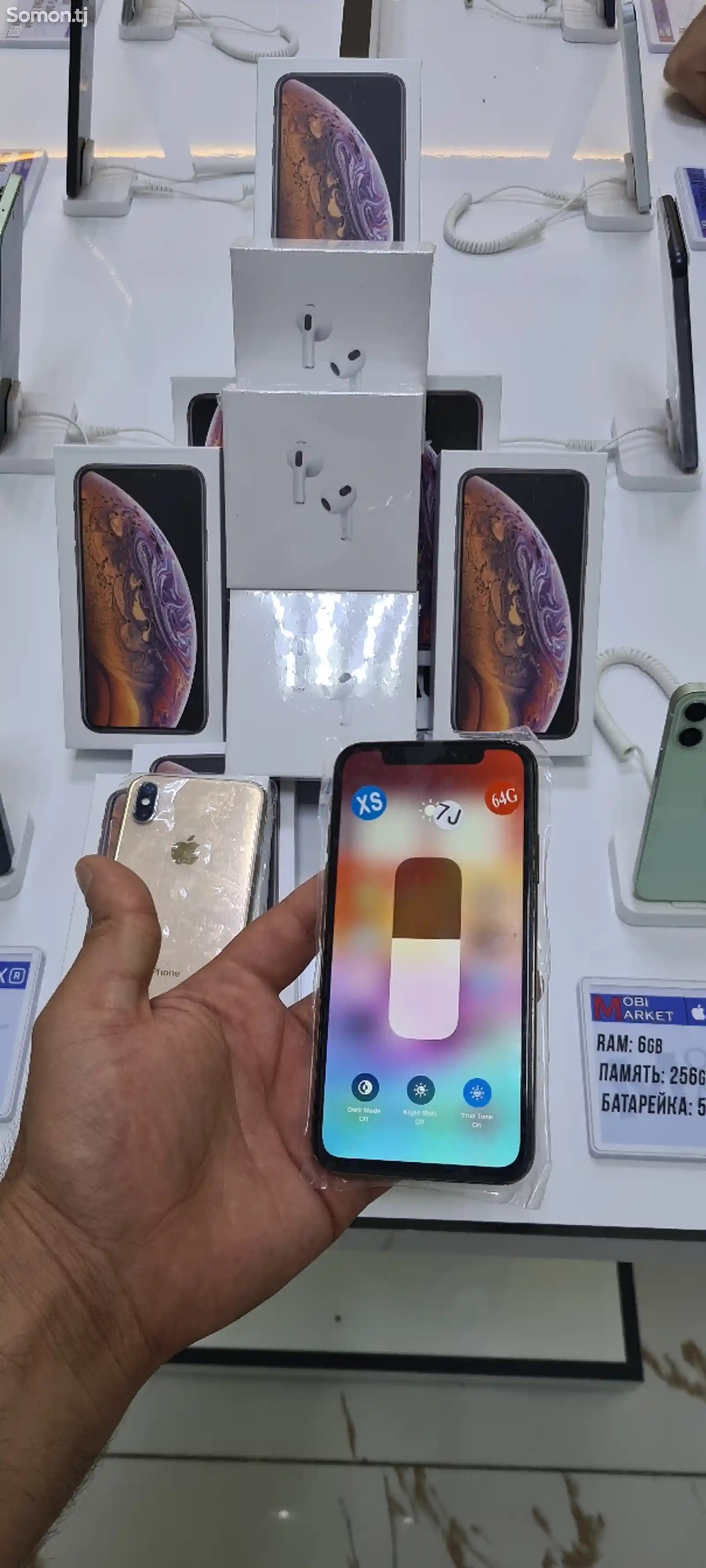 Apple iPhone Xs, 64 gb, Gold-1