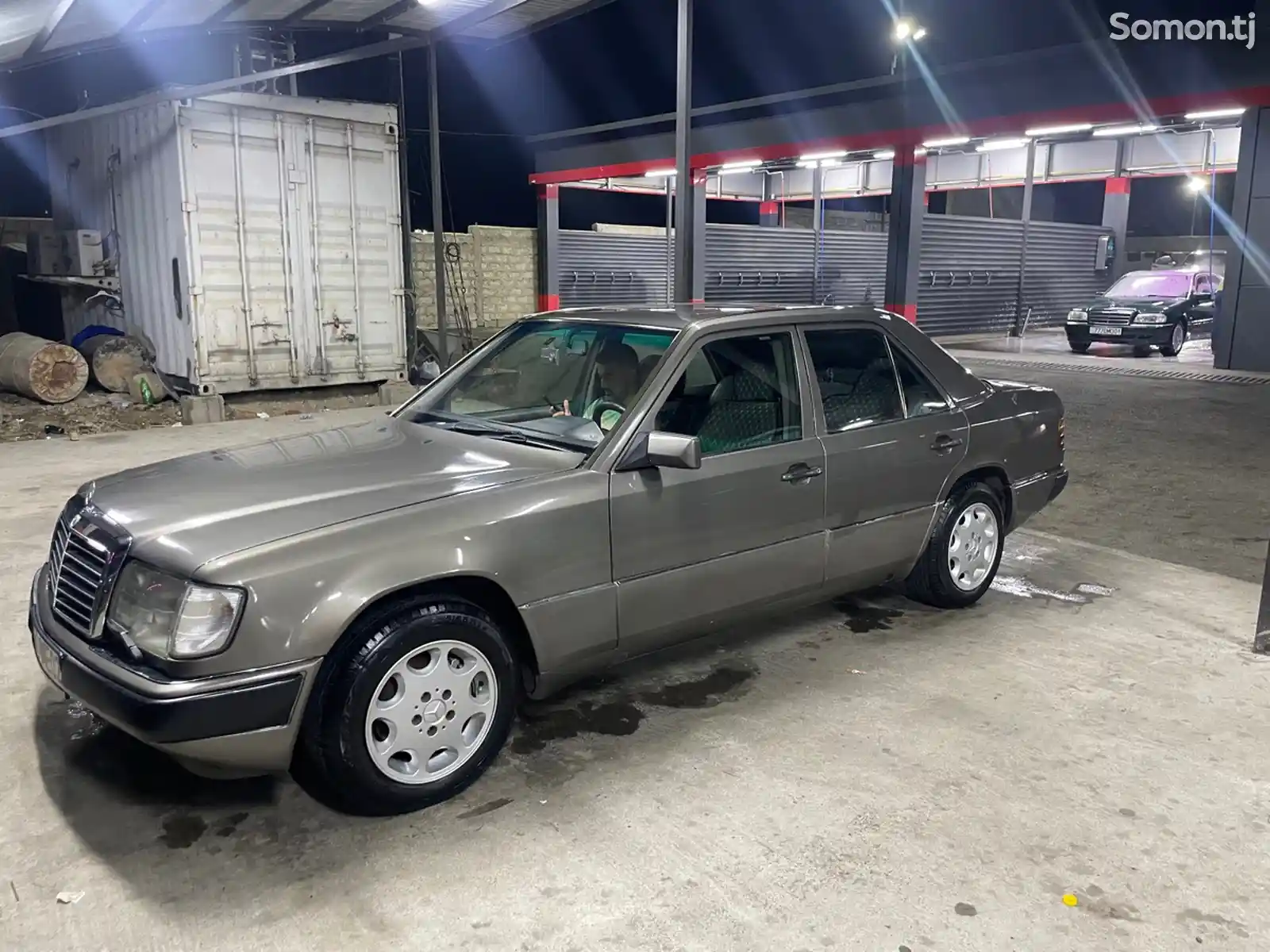 Mercedes-Benz W124, 1993-5