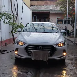 Hyundai Elantra, 2016