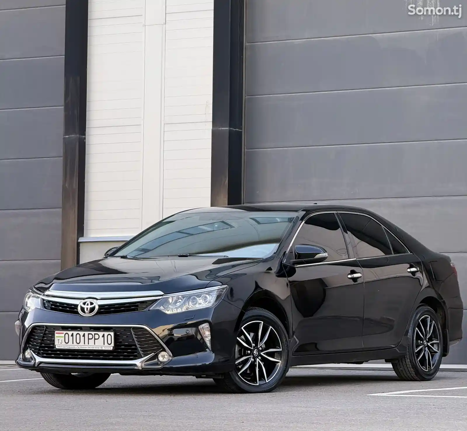 Toyota Camry, 2018-1