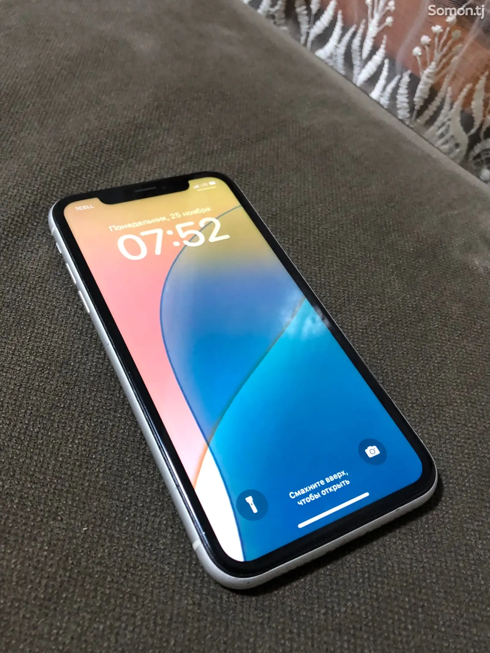 Apple iPhone Xr, 64 gb, White-1