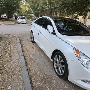 Hyundai Sonata, 2010