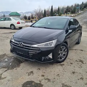 Hyundai Elantra, 2019