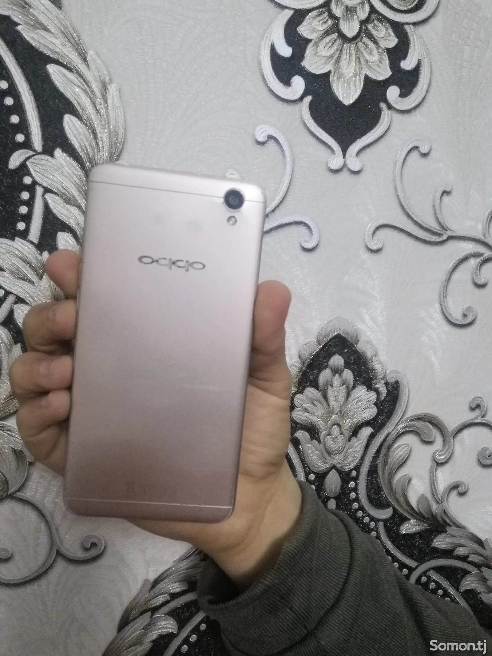 Смартфон OPPO-1