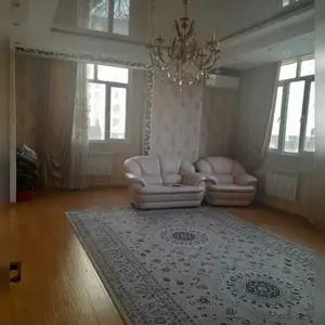 2-комн. квартира, 2 этаж, 76м², Дом печать