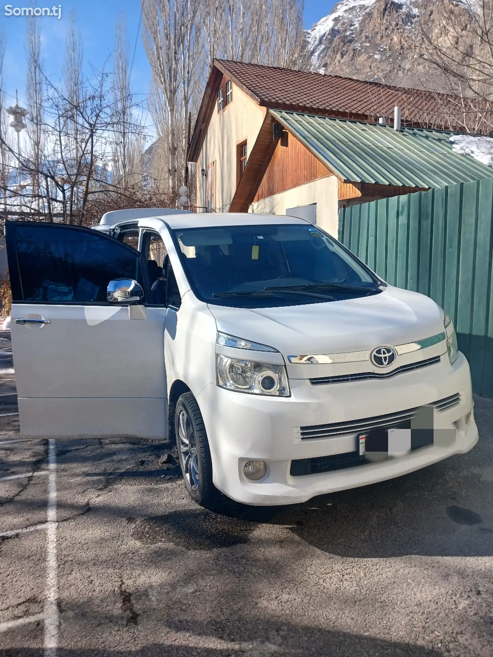 Toyota Voxy, 2008-1