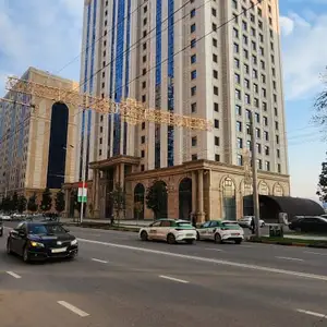 2-комн. квартира, 22 этаж, 91 м², Айни