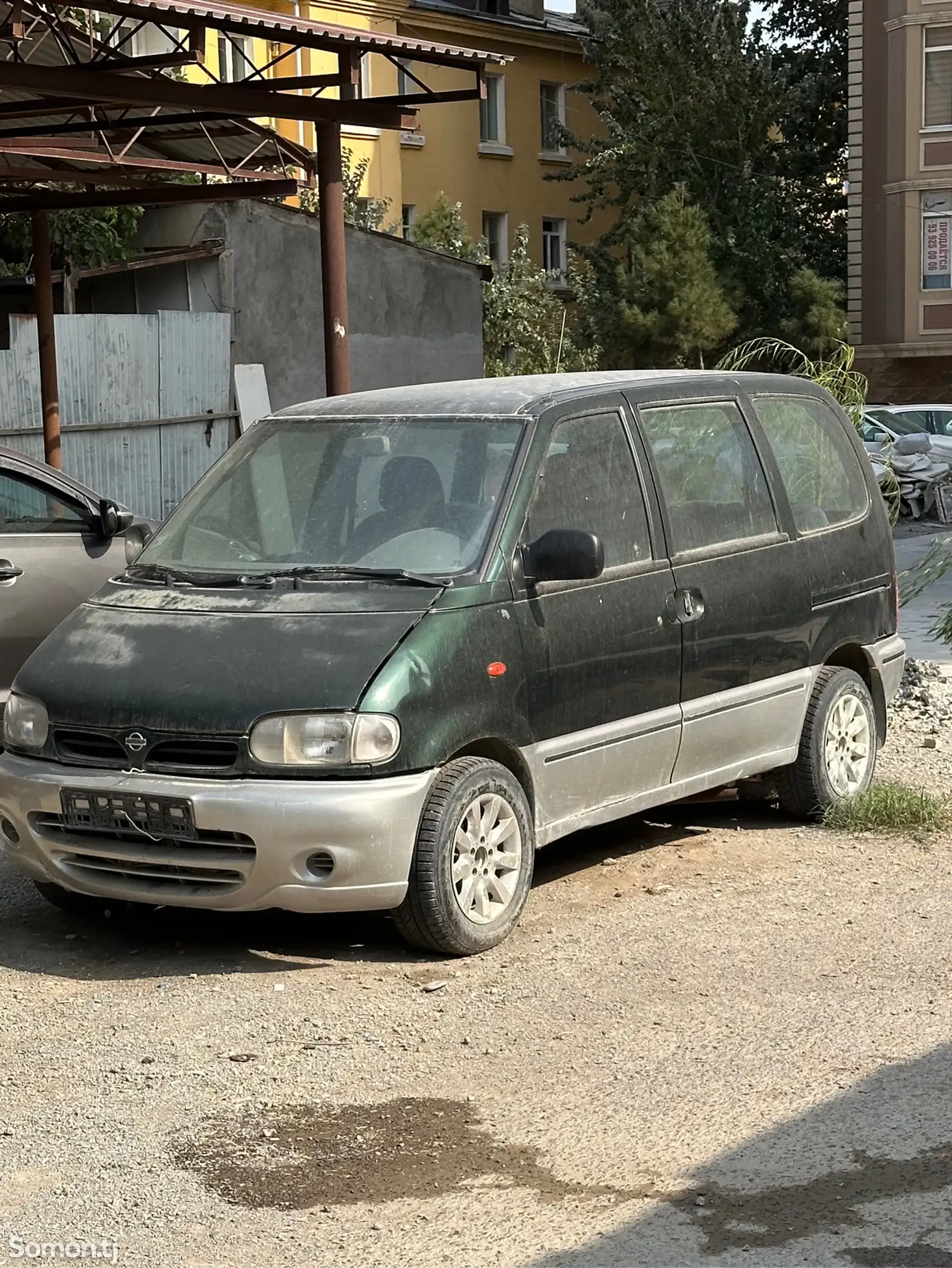 Nissan Serena, 1993