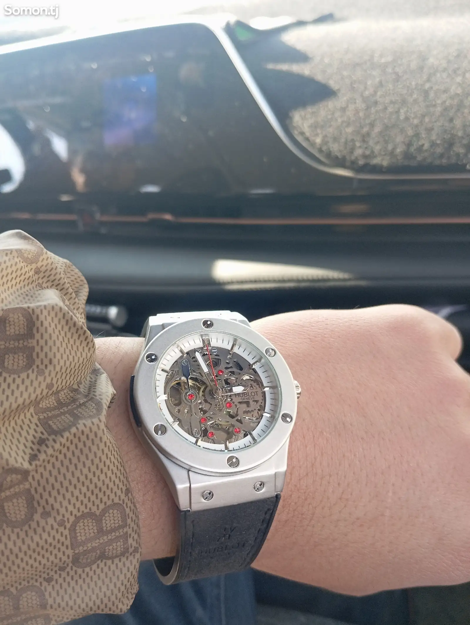 Часы Hublot