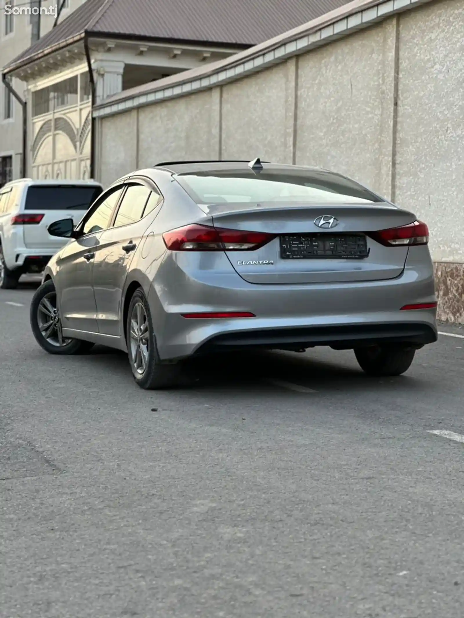 Hyundai Elantra, 2016-4