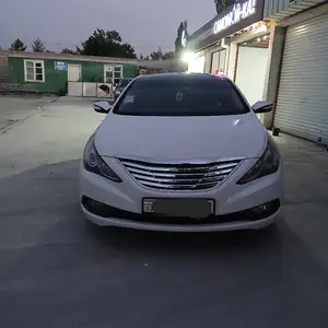 Hyundai Sonata, 2011