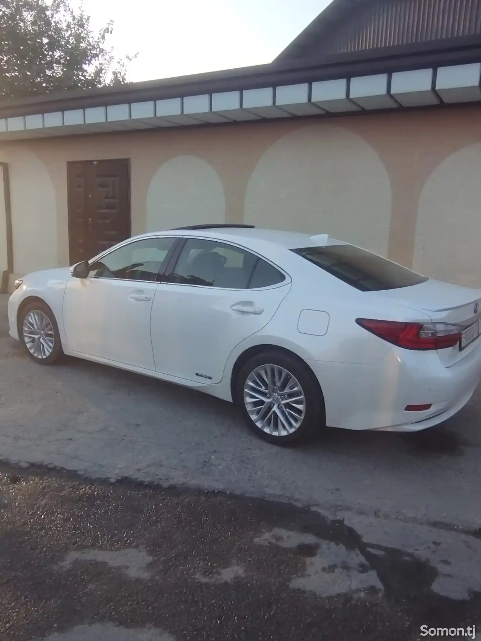 Lexus ES series, 2015-8