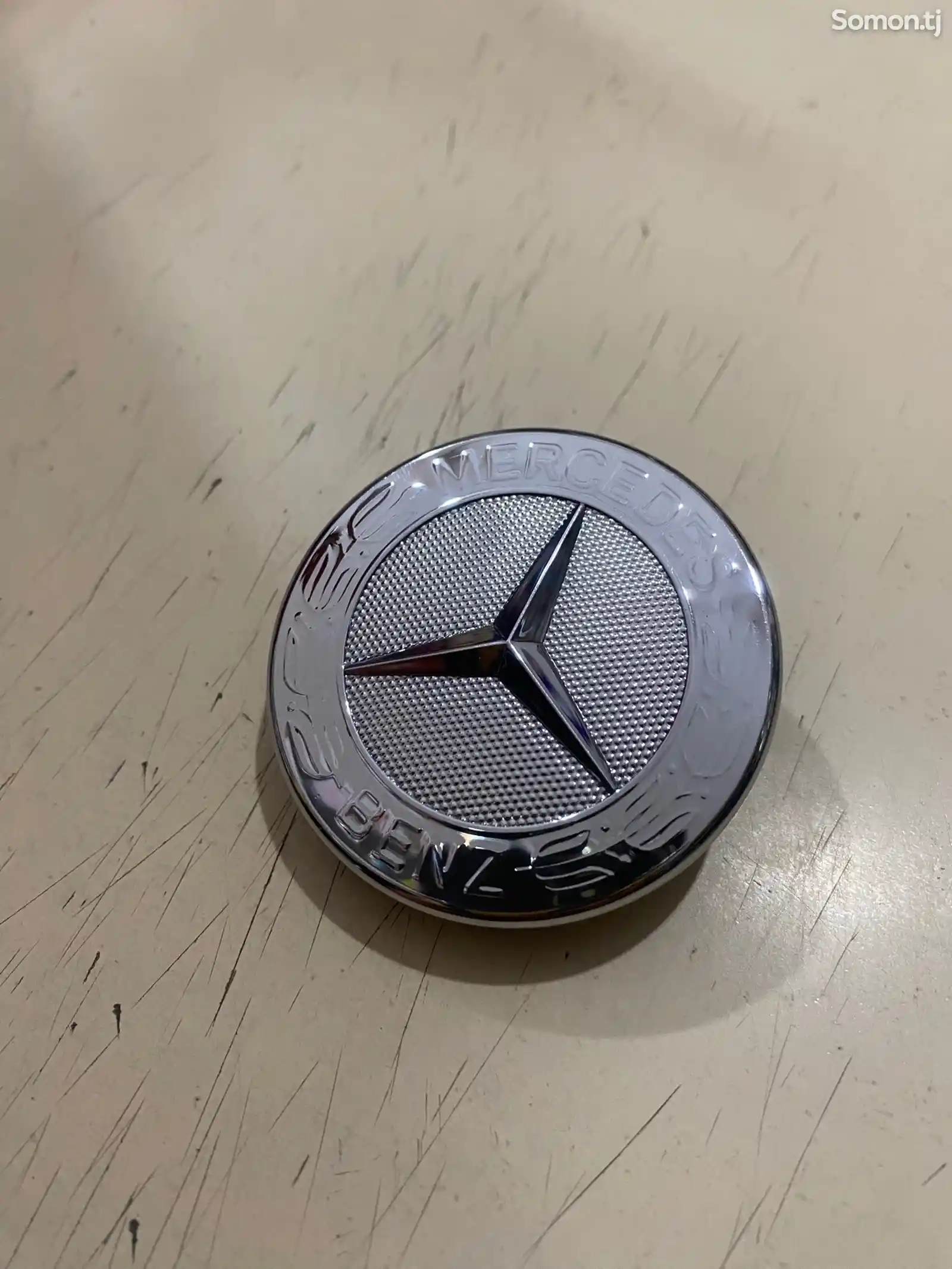 Логотип от Mercedes-Benz W212-1