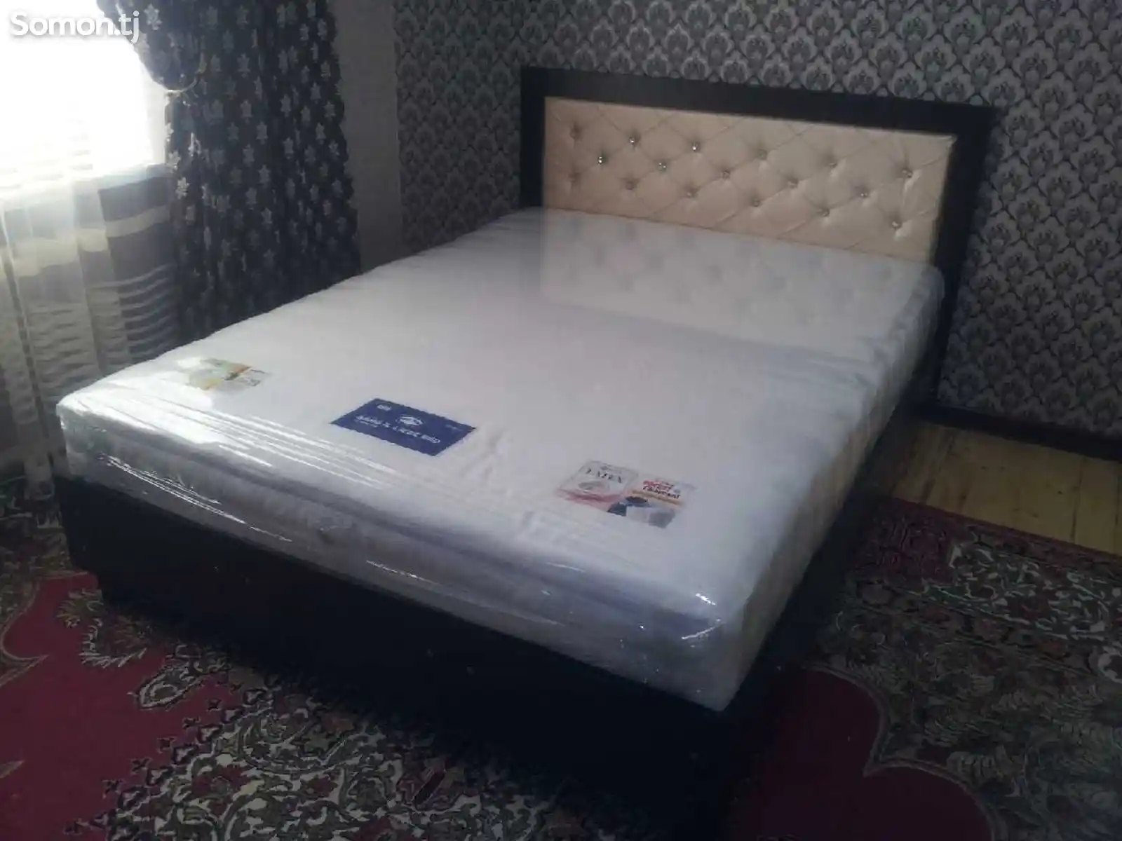 Двуспальный кровать-1