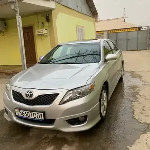 Toyota Camry, 2011