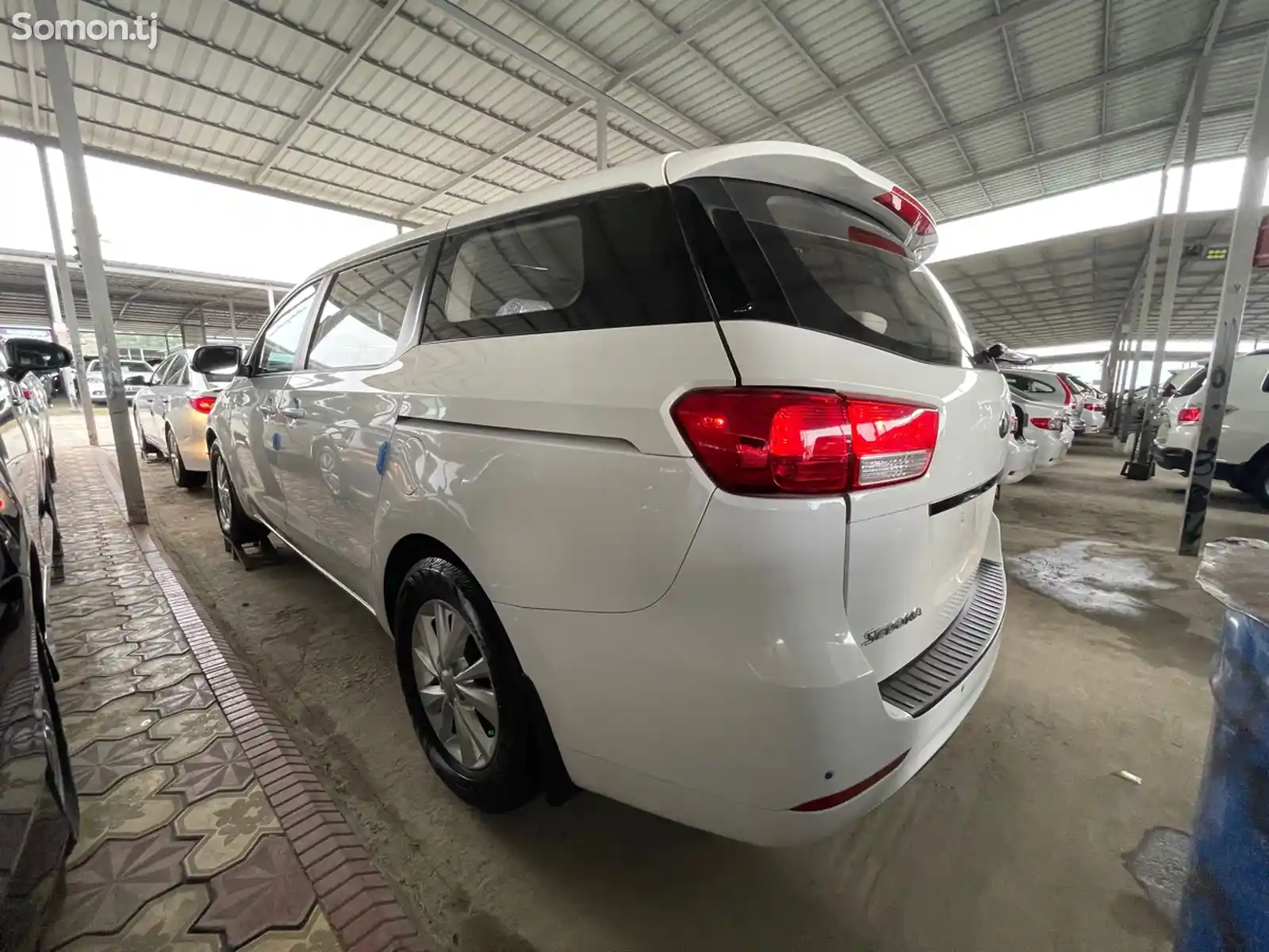 Kia Carnival, 2015-5