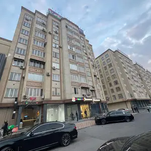 2-комн. квартира, Цокольный этаж, 77 м², 18 мкр