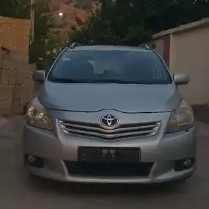 Toyota Avensis Verso, 2012