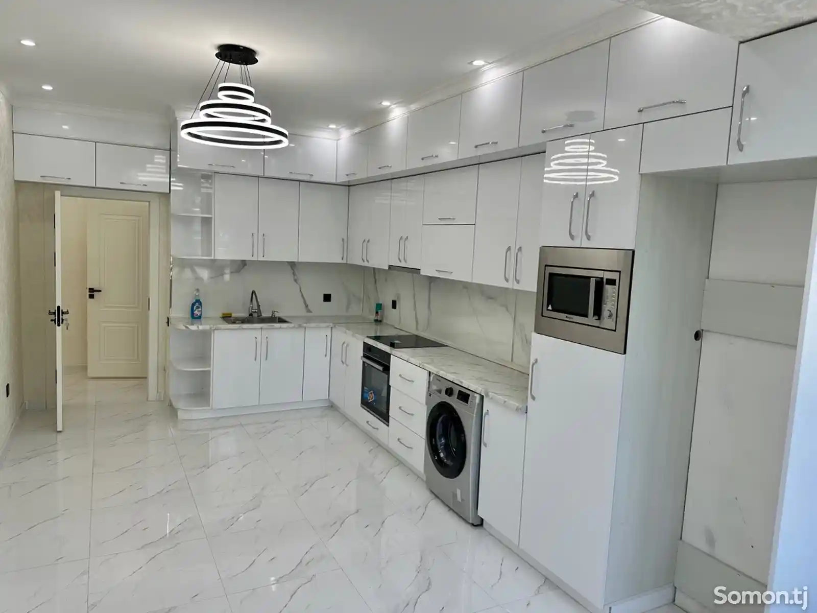 2-комн. квартира, 3 этаж, 80 м², поворот Аэропорта-1