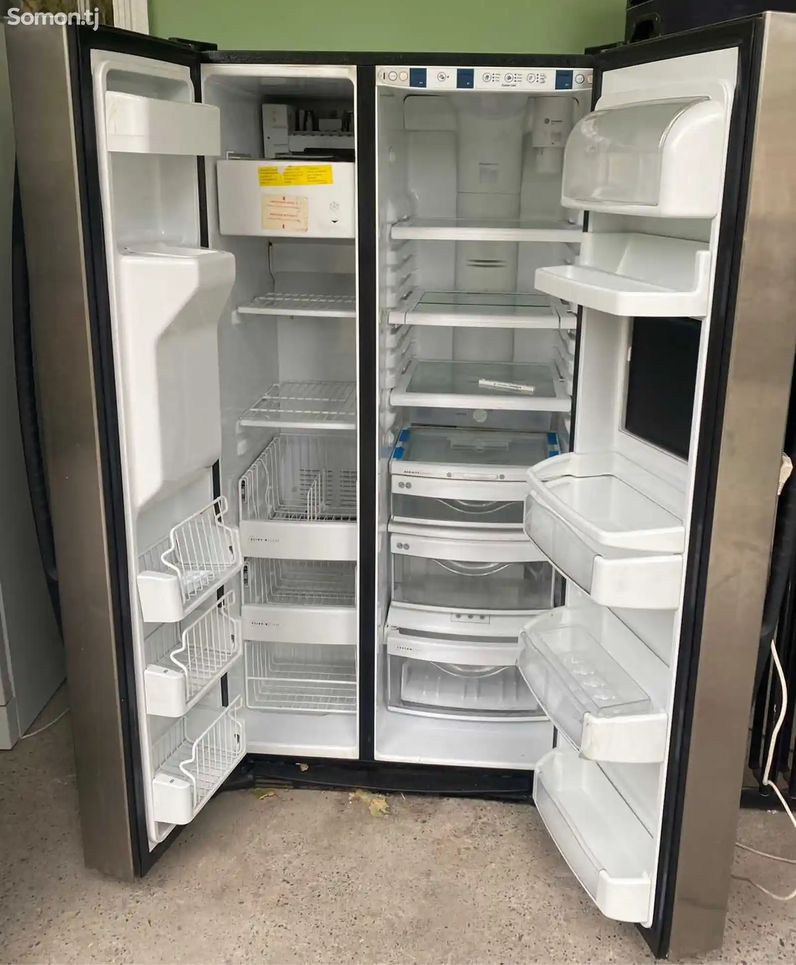 Холодильник Loulsville-2